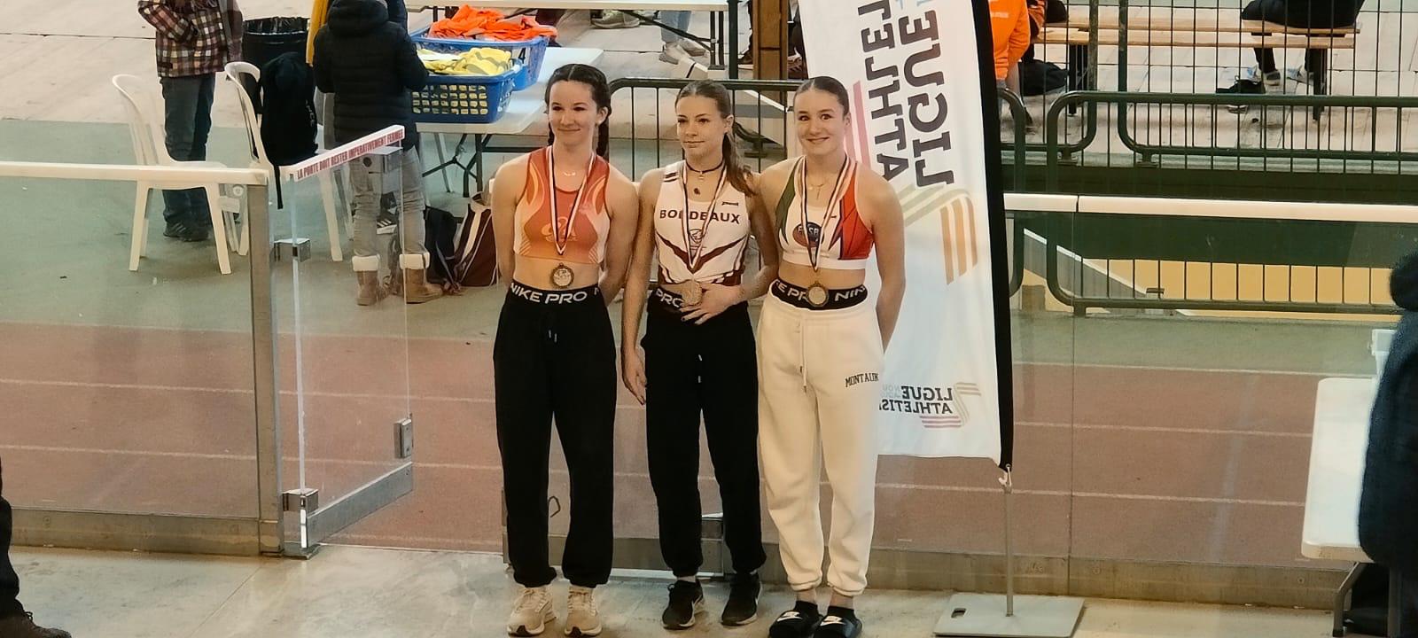 Yaelle LYNCEE championne régionale U16 de triple saut bordeaux athlé