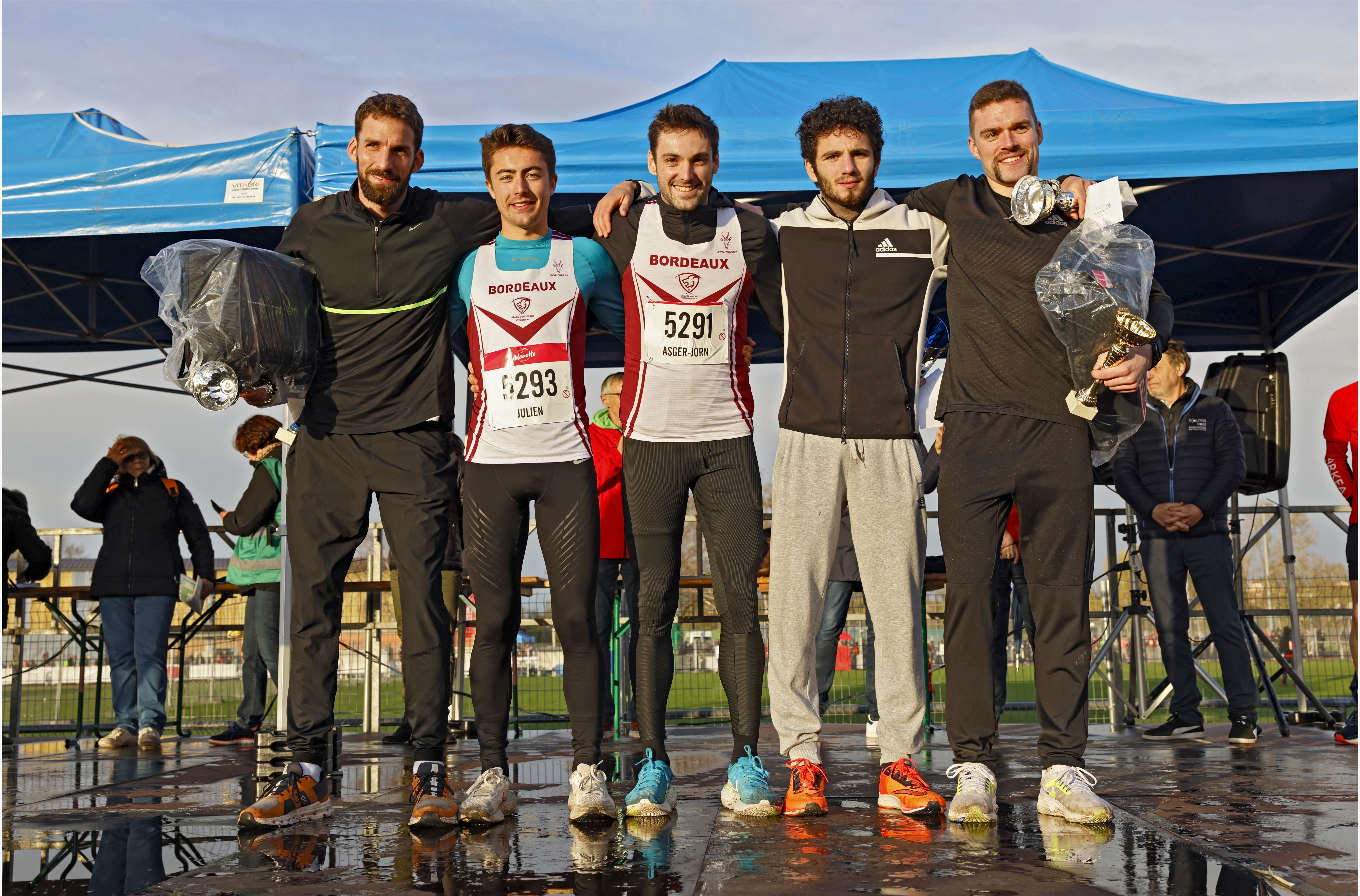 podium bordeaux athlé au 5km d'Angoulême