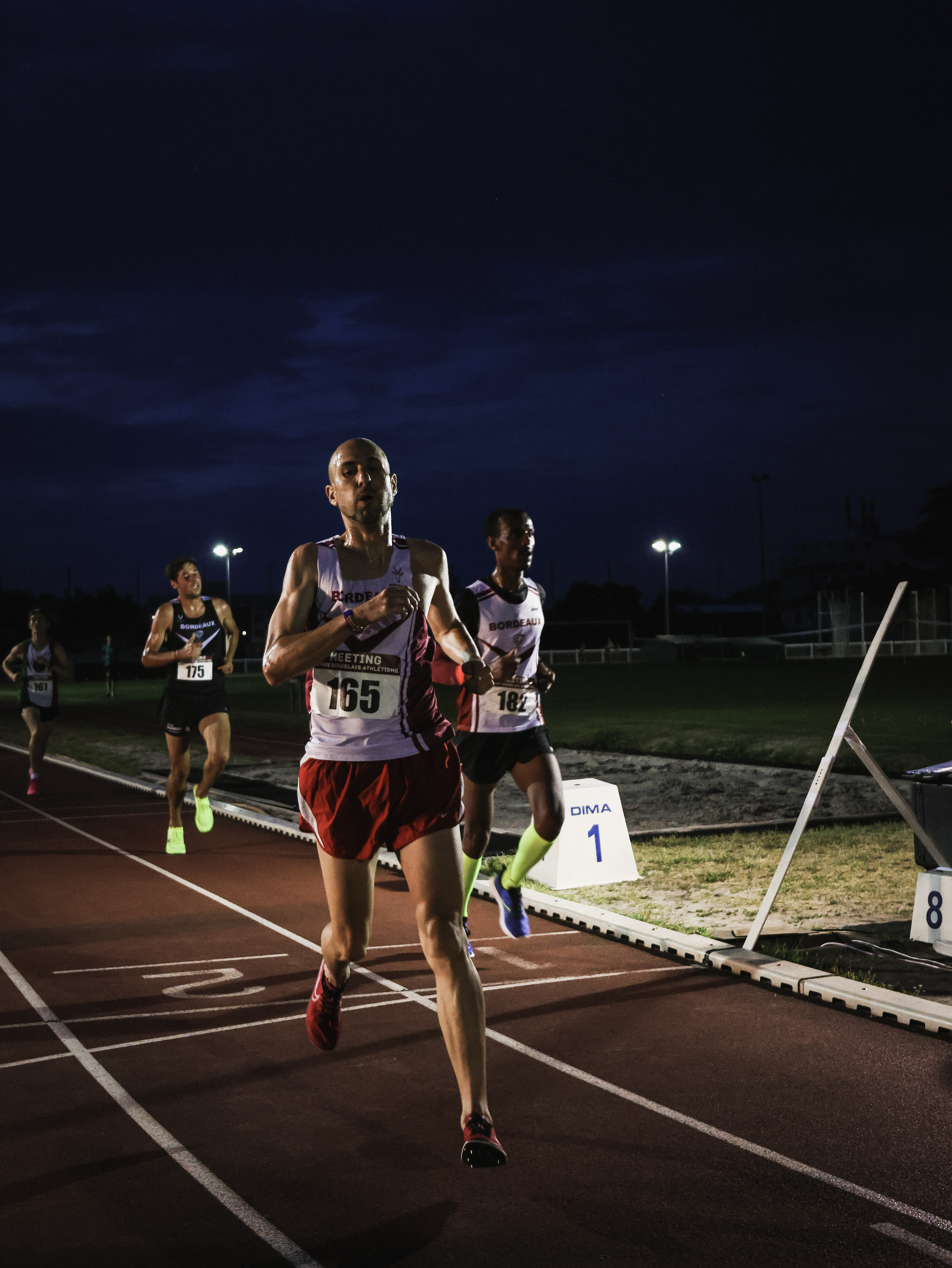 athlètes au meeting du Stade Bordelais Athlétisme