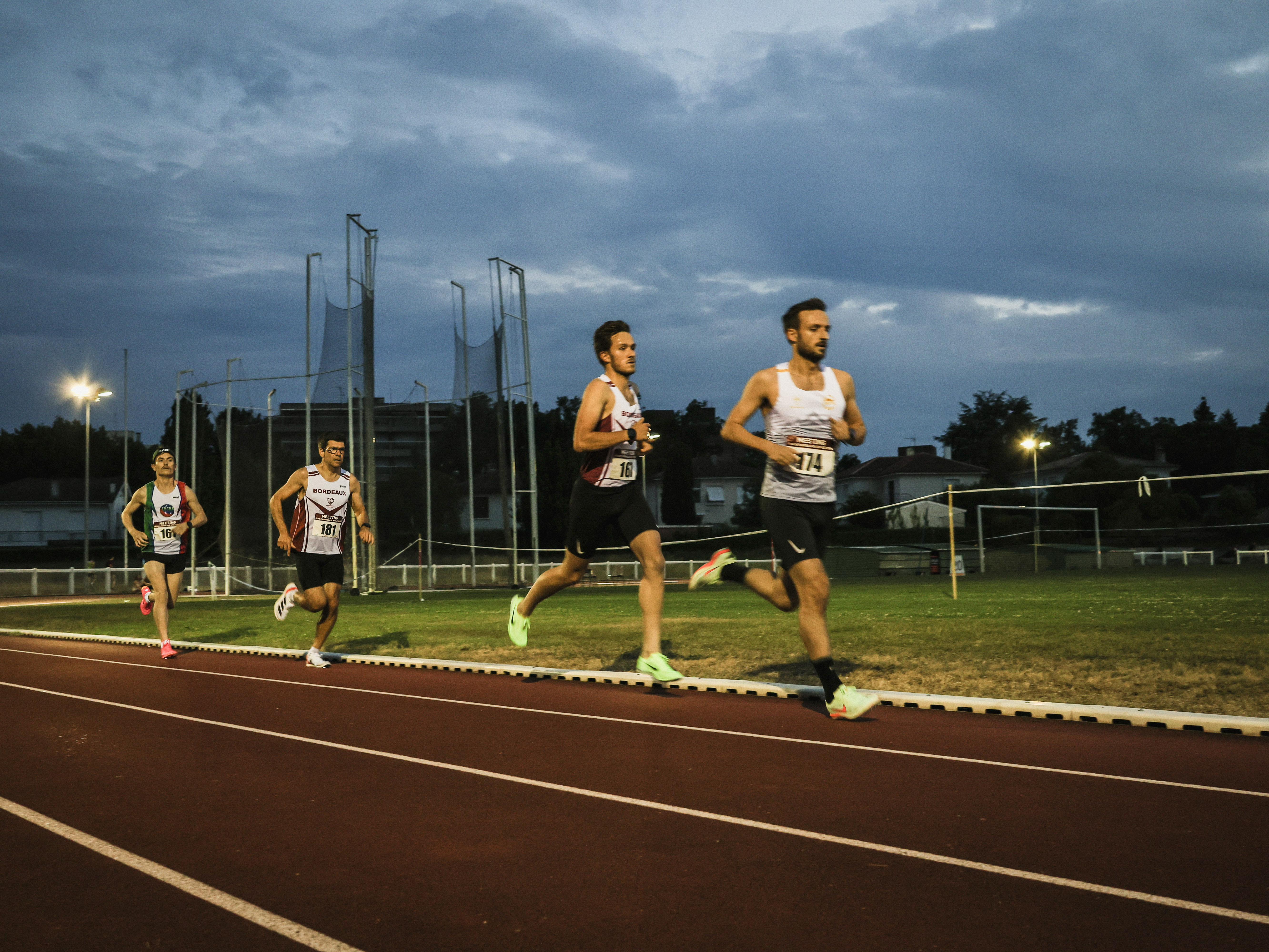 athlètes au meeting du Stade Bordelais Athlétisme