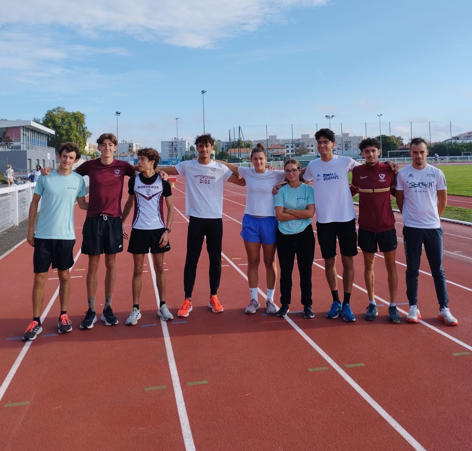 Jeunes du Stade Bordelais Athlétisme participant au Kinder Joy of Moving athletics day