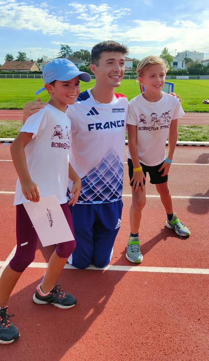 Jeunes du Stade Bordelais Athlétisme participant au Kinder Joy of Moving athletics day