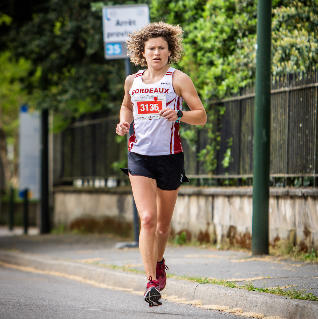Marion LOTOUT du Stade Bordelais Athlétisme au 5km de Bègles