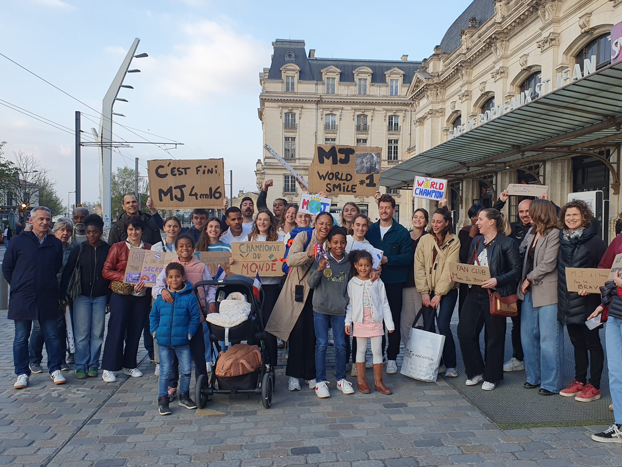 Accueil de Marie-Julie Bonnin à son retour à Bordeaux